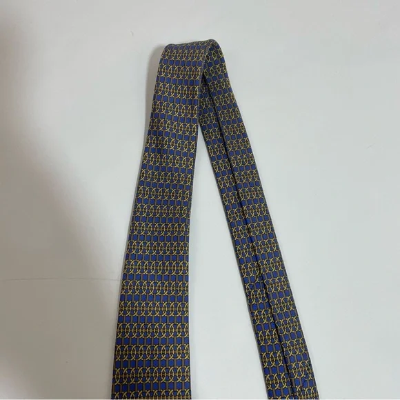 HERMES PARIS CHAINLINKBLUE AND YELLOW VINTAGE 100% SILK TIE
